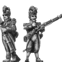 Grenadier, casque, ragged campaign uniform, firing & loading (28mm)