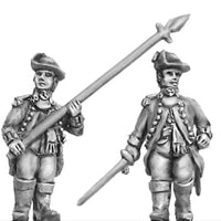 NEW - Officer in Slouch hat (18mm)