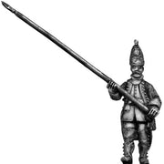 Dutch Grenadier Standard Bearer, marching, coat with cuffs and lapels (28mm)