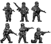 1960-80s US trooper in MOPP gear and helmet with M16 (28mm)