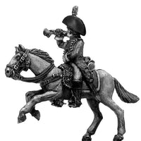 Heavy cavalry trumpeter charging (28mm)