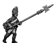 Russian Fusilier NCO, coat - no lapels, halberd, advancing/action (28mm)