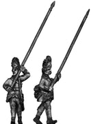 Hungarian Grenadier standard bearer, marching, bearskin (28mm)