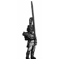 Young Guard Voltigeur Standard Bearer, 1810 uniform (18mm)
