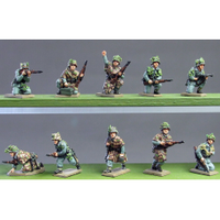 Infantry section wearing camouflage (20mm)