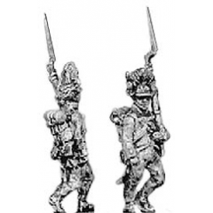 Hungarian grenadier, marching, shoulder arms (18mm)